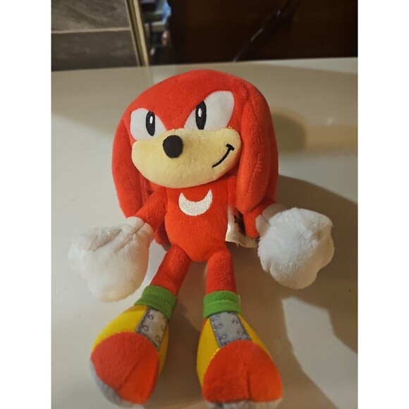 TOMY Sonic the Hedgehog Knuckles 9" Plush SEGA Tag T22355 Rare  Collectable - Picture 1 of 8